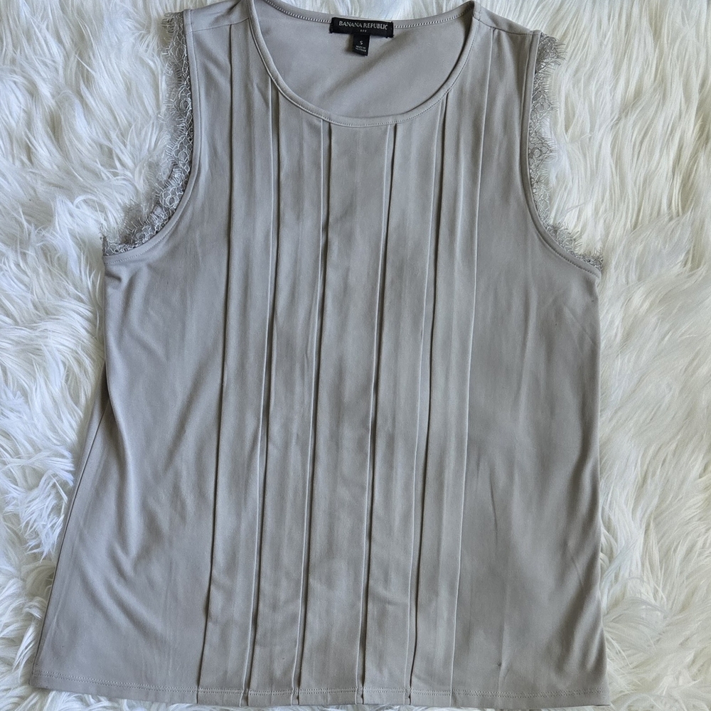 Banana Republic Women's Gray Sleeveless Top